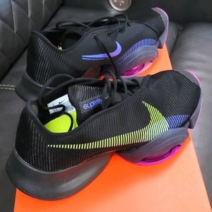 Nike HIIT Sneakers brand new